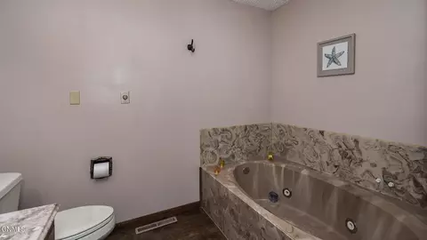 Bath - 201 E Brandon Dr, Bismarck, ND 58503 photo 1 of 7