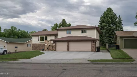 Exterior - 201 E Brandon Dr, Bismarck, ND 58503 photo 2 of 5