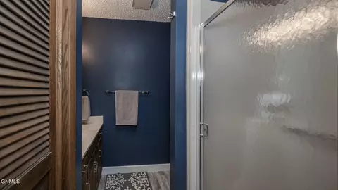 Bath - 201 E Brandon Dr, Bismarck, ND 58503 photo 7 of 7