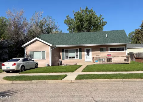 523 12th Ave W, Williston, ND 58801