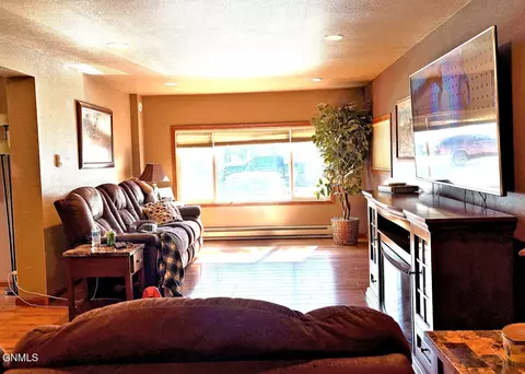 523 12th Ave W, Williston, ND 58801 photo 5