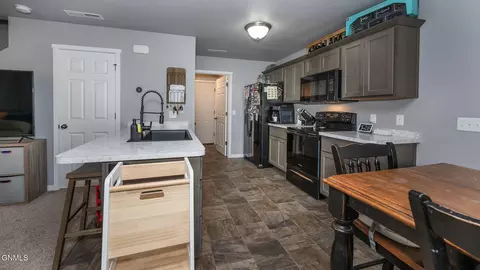 4523 Corvette St NW, Mandan, ND 58554 photo 8