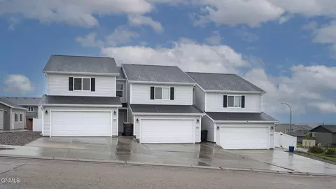 4523 Corvette St NW, Mandan, ND 58554 photo 32
