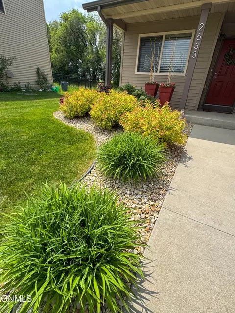 2633 Bradford Ct, Williston, ND 58801 photo 2