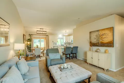 Living - 3916 Lockport St, Bismarck, ND 58503 photo 2 of 5