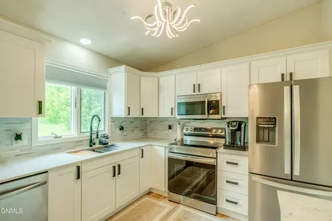 Kitchen - 3916 Lockport St, Bismarck, ND 58503 photo 2 of 5