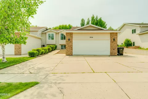 Exterior - 3916 Lockport St, Bismarck, ND 58503 photo 2 of 9