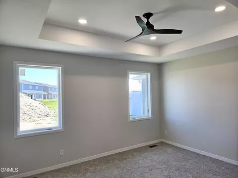 2412 34th Ave SE, Mandan, ND 58554 photo 7