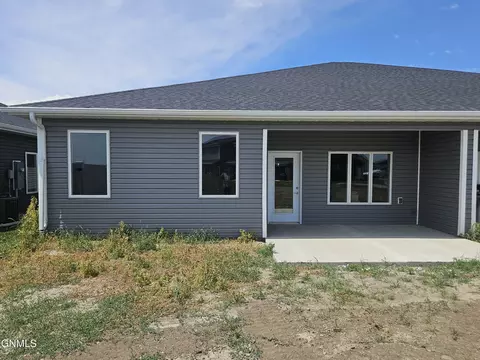 2412 34th Ave SE, Mandan, ND 58554 photo 15