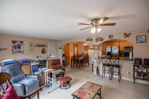 120 Lake Ave, Bismarck, ND 58504