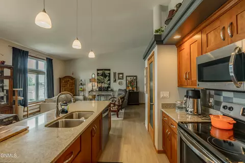 Kitchen - 1724 Calgary Loop, Bismarck, ND 58503 photo 7 of 11