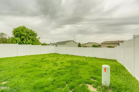 Exterior - 1724 Calgary Loop, Bismarck, ND 58503 photo 5 of 10