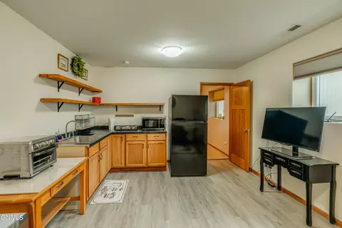 Kitchen - 1724 Calgary Loop, Bismarck, ND 58503 photo 9 of 11