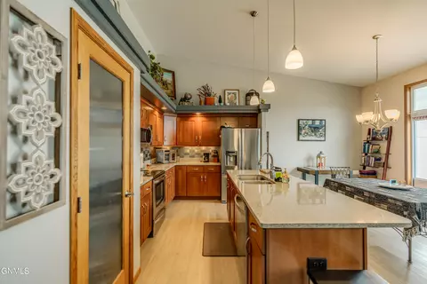 Kitchen - 1724 Calgary Loop, Bismarck, ND 58503 photo 2 of 11