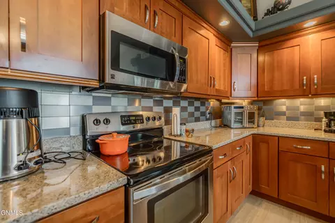 Kitchen - 1724 Calgary Loop, Bismarck, ND 58503 photo 5 of 11