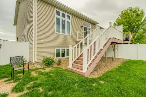 Exterior - 1724 Calgary Loop, Bismarck, ND 58503 photo 8 of 10
