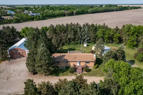 450 119th St NE, Menoken, ND 58558