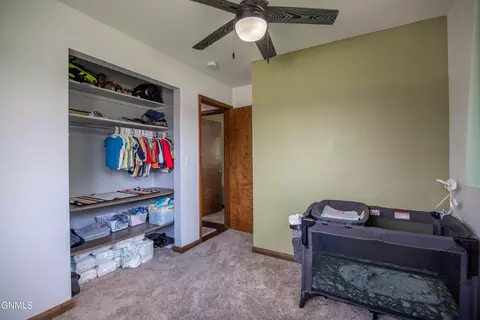 956 Dell Ave, Dickinson, ND 58601 photo 18