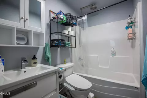 956 Dell Ave, Dickinson, ND 58601 photo 16