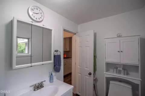 907 Ingals Ave E, Bismarck, ND 58504 photo 19