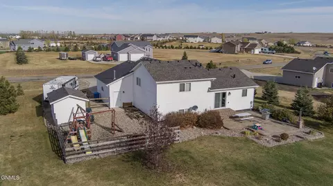 7121 Bear Path Dr, Bismarck, ND 58504 photo 4