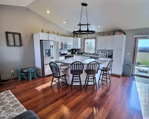 7121 Bear Path Dr, Bismarck, ND 58504 photo 8