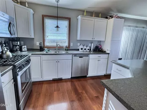 7121 Bear Path Dr, Bismarck, ND 58504 photo 14