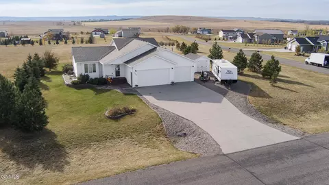 7121 Bear Path Dr, Bismarck, ND 58504