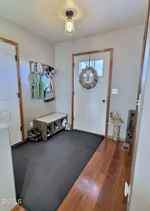 7121 Bear Path Dr, Bismarck, ND 58504 photo 5