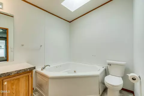 5105 Redcoat Loop, Bismarck, ND 58503 photo 17