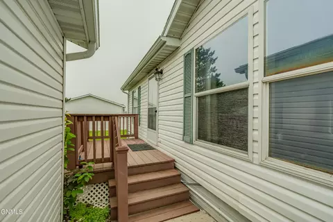 5105 Redcoat Loop, Bismarck, ND 58503 photo 7