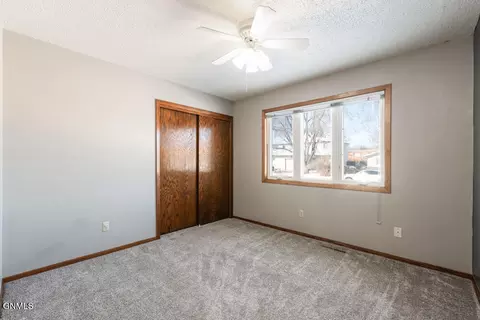2117 Harmon Ave, Bismarck, ND 58501 photo 10