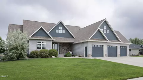 Exterior - 2008 Larson Rd, Bismarck, ND 58504 photo 5 of 12