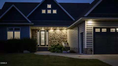 Exterior - 2008 Larson Rd, Bismarck, ND 58504 photo 11 of 12
