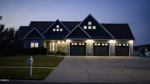 Exterior - 2008 Larson Rd, Bismarck, ND 58504 photo 10 of 12