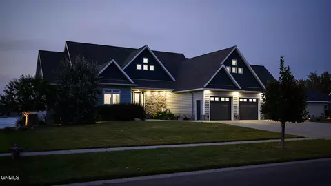 Exterior - 2008 Larson Rd, Bismarck, ND 58504 photo 2 of 12