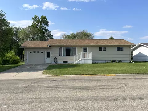 265 Main St, Carrington, ND 58421