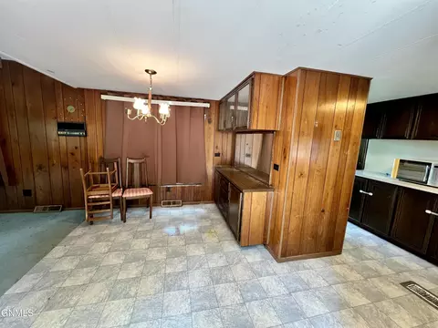 305 Dover Dr, Bismarck, ND 58504 photo 5