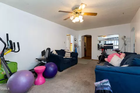 301 6th Ave NW, Mandan, ND 58554 photo 4