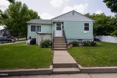 301 6th Ave NW, Mandan, ND 58554