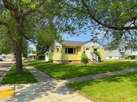 1602 14th St, Bismarck, ND 58501