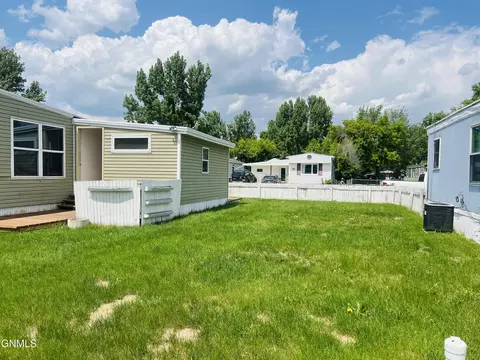219 Prairie Ln SW, Mandan, ND 58554 photo 8