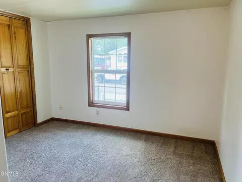 219 Prairie Ln SW, Mandan, ND 58554 photo 28