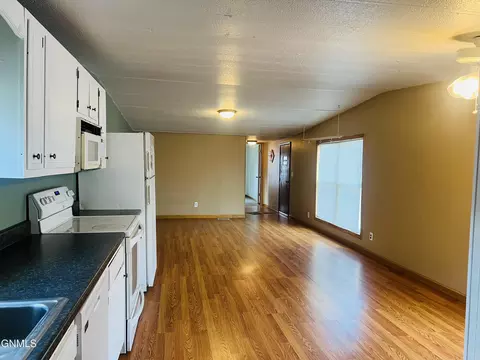 219 Prairie Ln SW, Mandan, ND 58554 photo 19