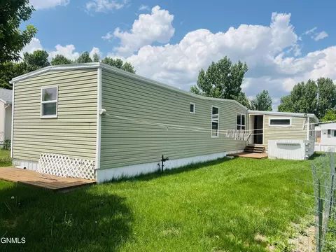 219 Prairie Ln SW, Mandan, ND 58554 photo 7