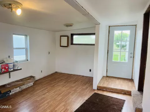 219 Prairie Ln SW, Mandan, ND 58554 photo 11