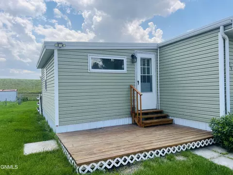 219 Prairie Ln SW, Mandan, ND 58554