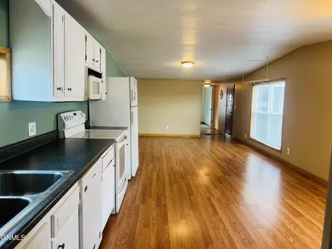 219 Prairie Ln SW, Mandan, ND 58554 photo 16