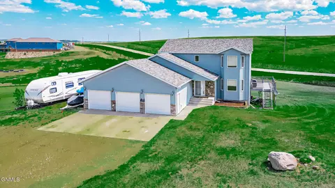 1500 Telluride Ln, Bismarck, ND 58503