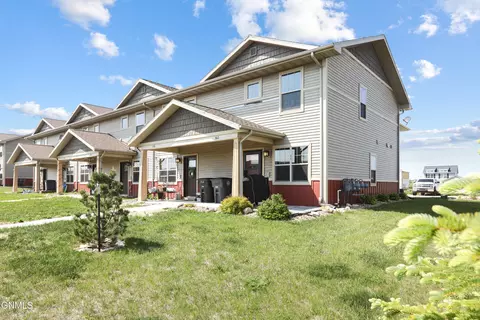360 13th St NE, Tioga, ND 58852